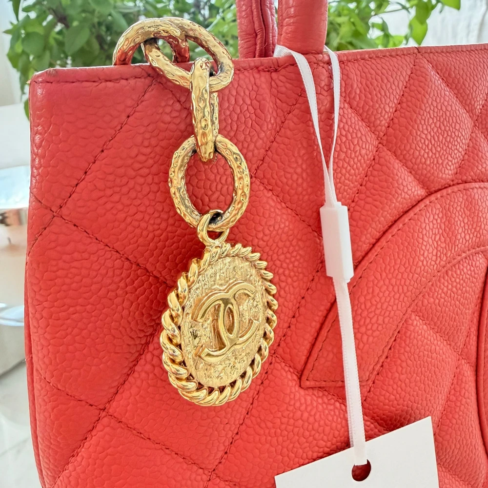 Chanel | 2003-2004 Caviar Medallion tote bag