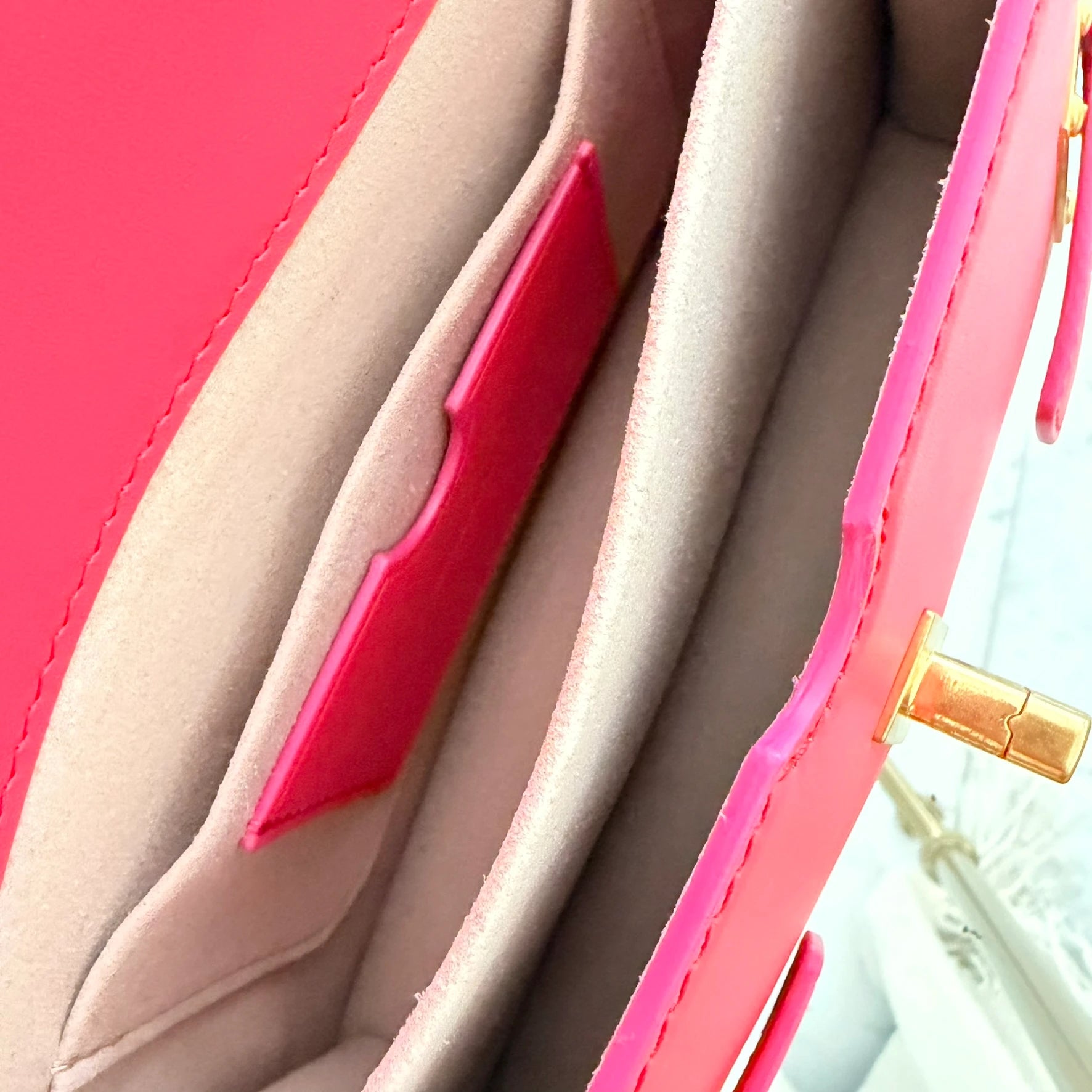 Balmain | 24 B-Buzz leather crossbody bag in Pink