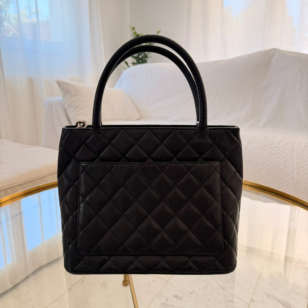 Chanel | 2003-2004 Caviar Medallion tote bag