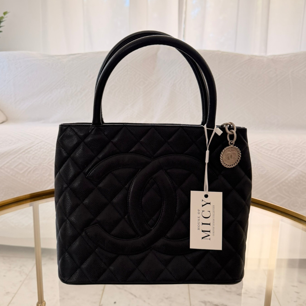 Chanel | 2003-2004 Caviar Medallion tote bag