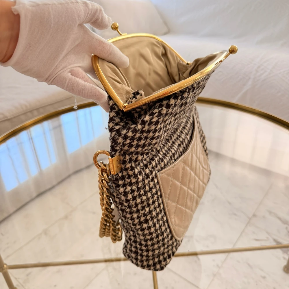 Chanel | 2015-2016 Medium Chanel Tabatière Tweed & Calfskin Kisslock Crossbody Bag