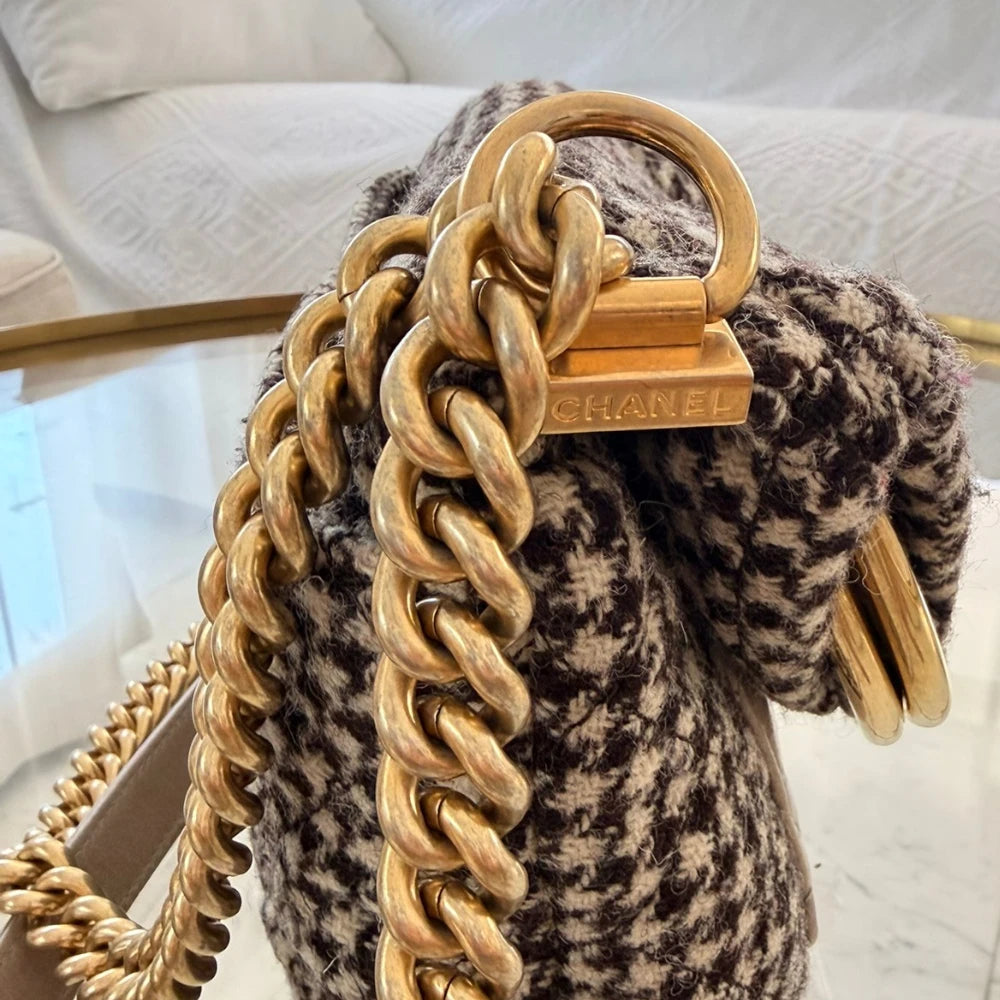 Chanel | 2015-2016 Medium Chanel Tabatière Tweed & Calfskin Kisslock Crossbody Bag