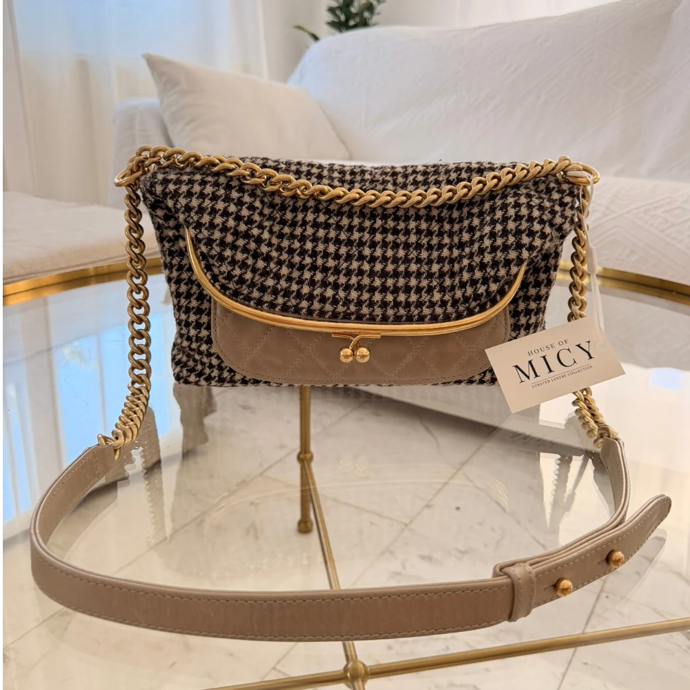 Chanel | 2015-2016 Medium Chanel Tabatière Tweed & Calfskin Kisslock Crossbody Bag