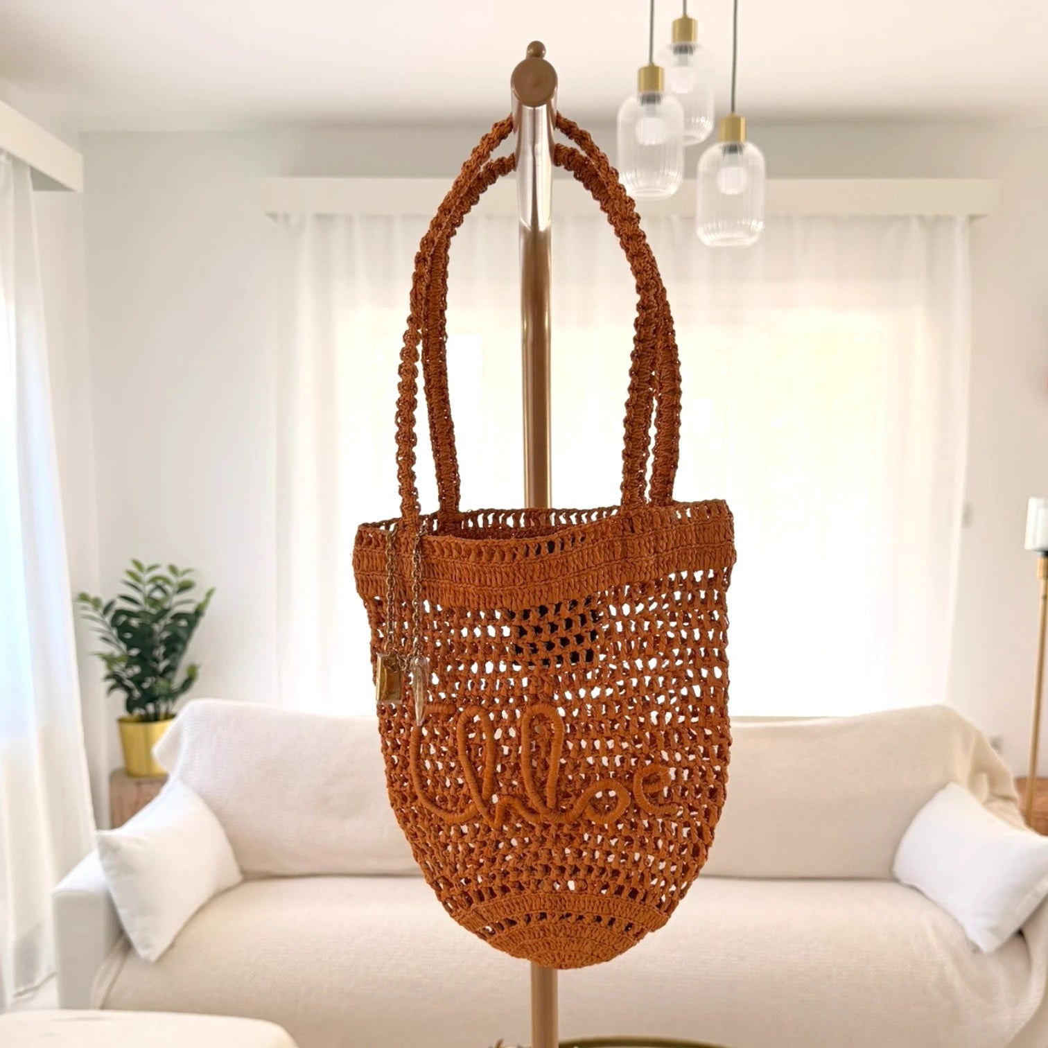 Chloé  | Summer Banana tote bag in raffia