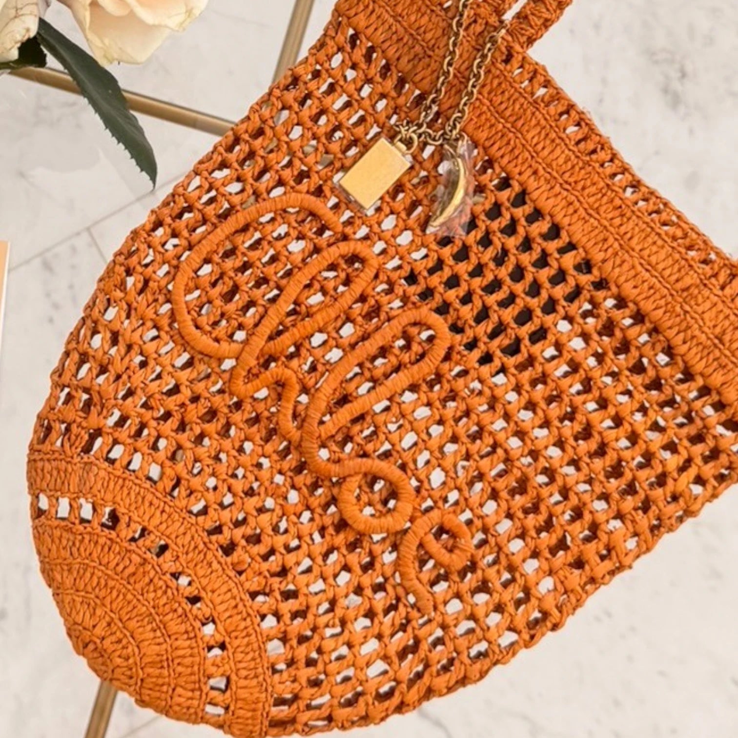 Chloé  | Summer Banana tote bag in raffia
