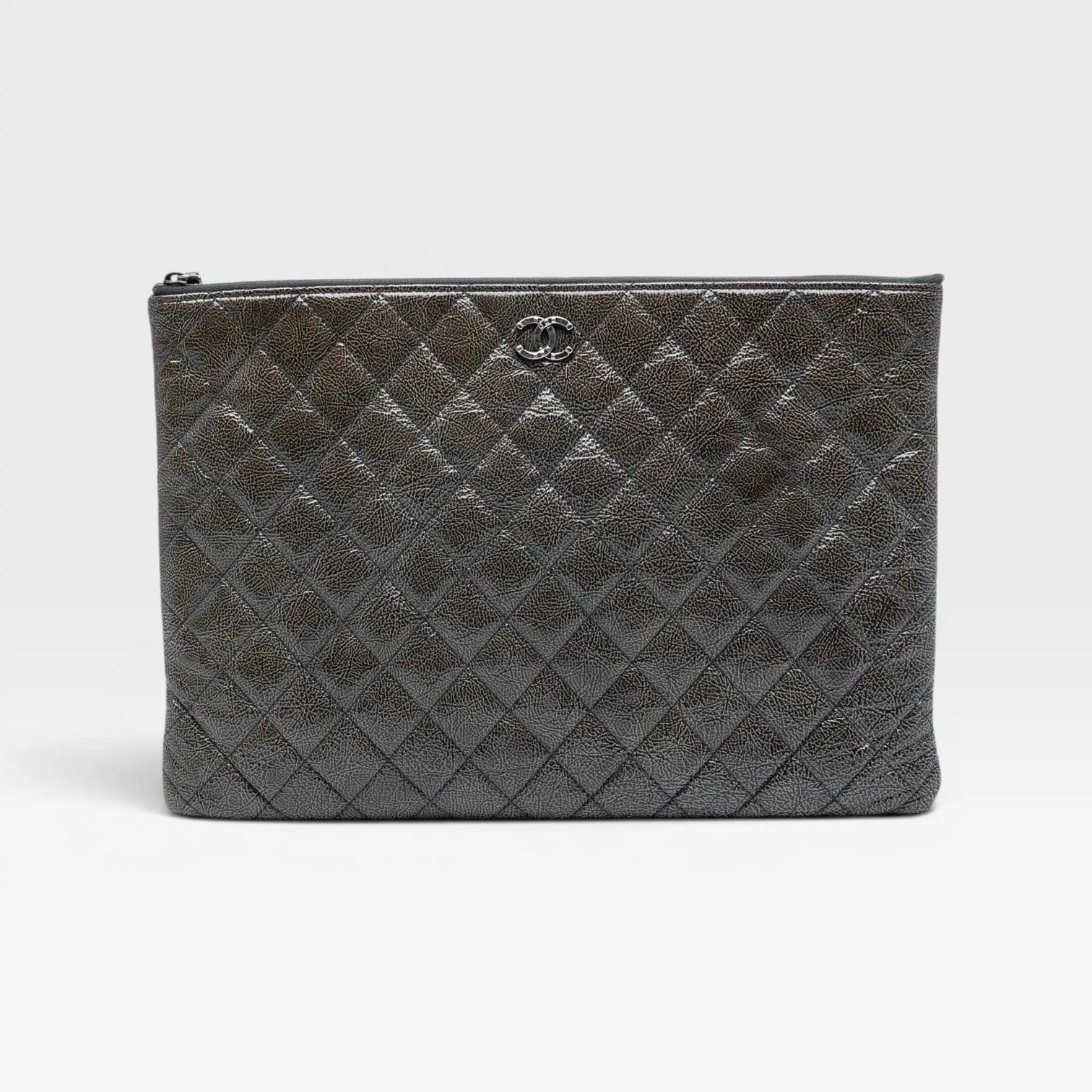 Chanel  | Large Crinkled Patent O Case clutch bag