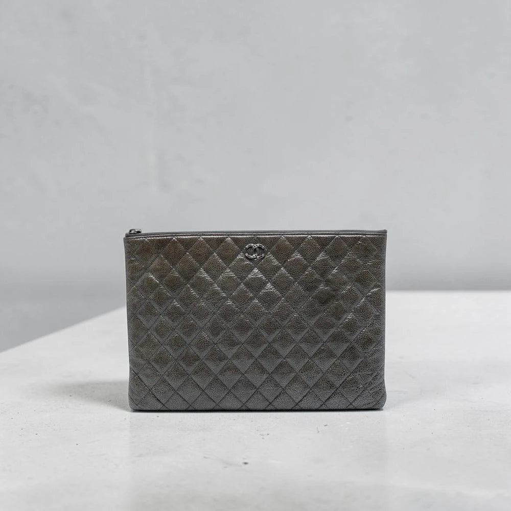 Chanel  | Large Crinkled Patent O Case clutch bag