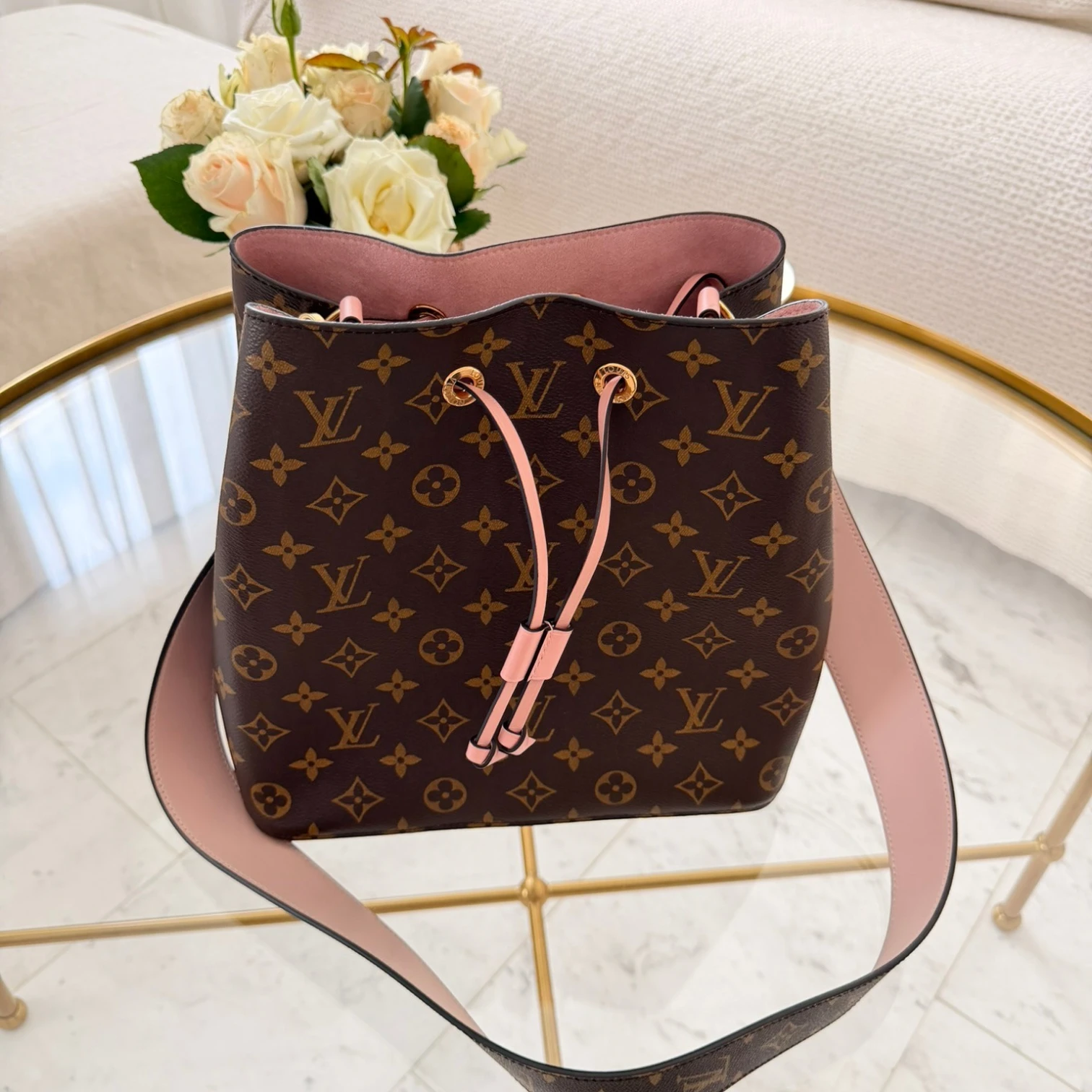 Louis Vuitton  |  Monogram Neonoe MM bucket bag