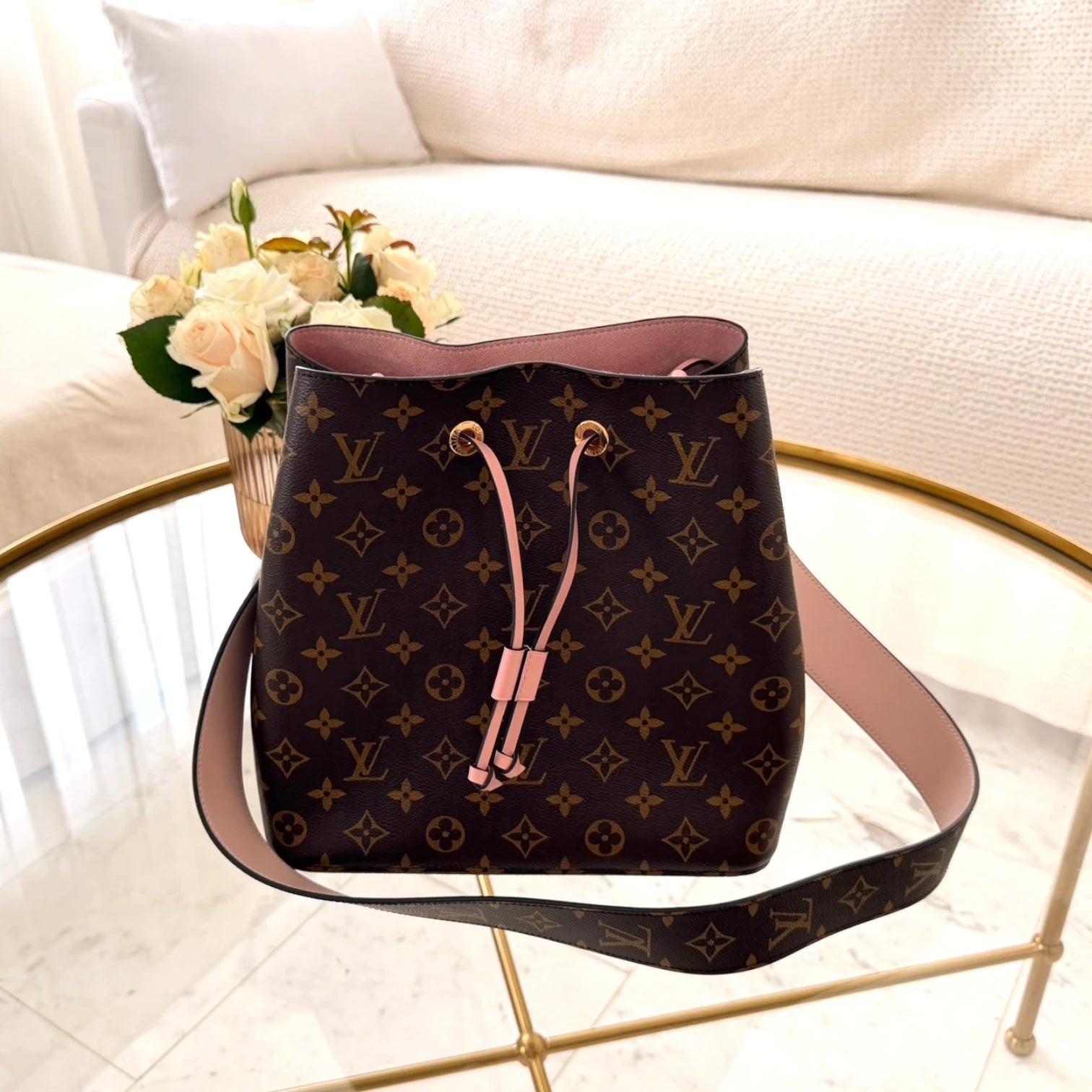 Louis Vuitton  |  Monogram Neonoe MM bucket bag