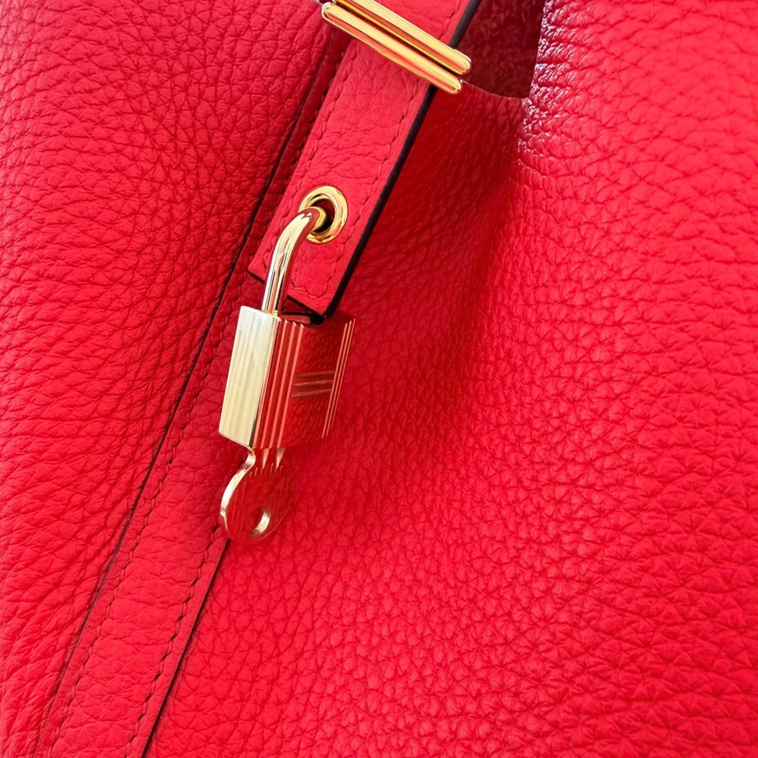Hermès  | Clemence Picotin Lock 22 handbag