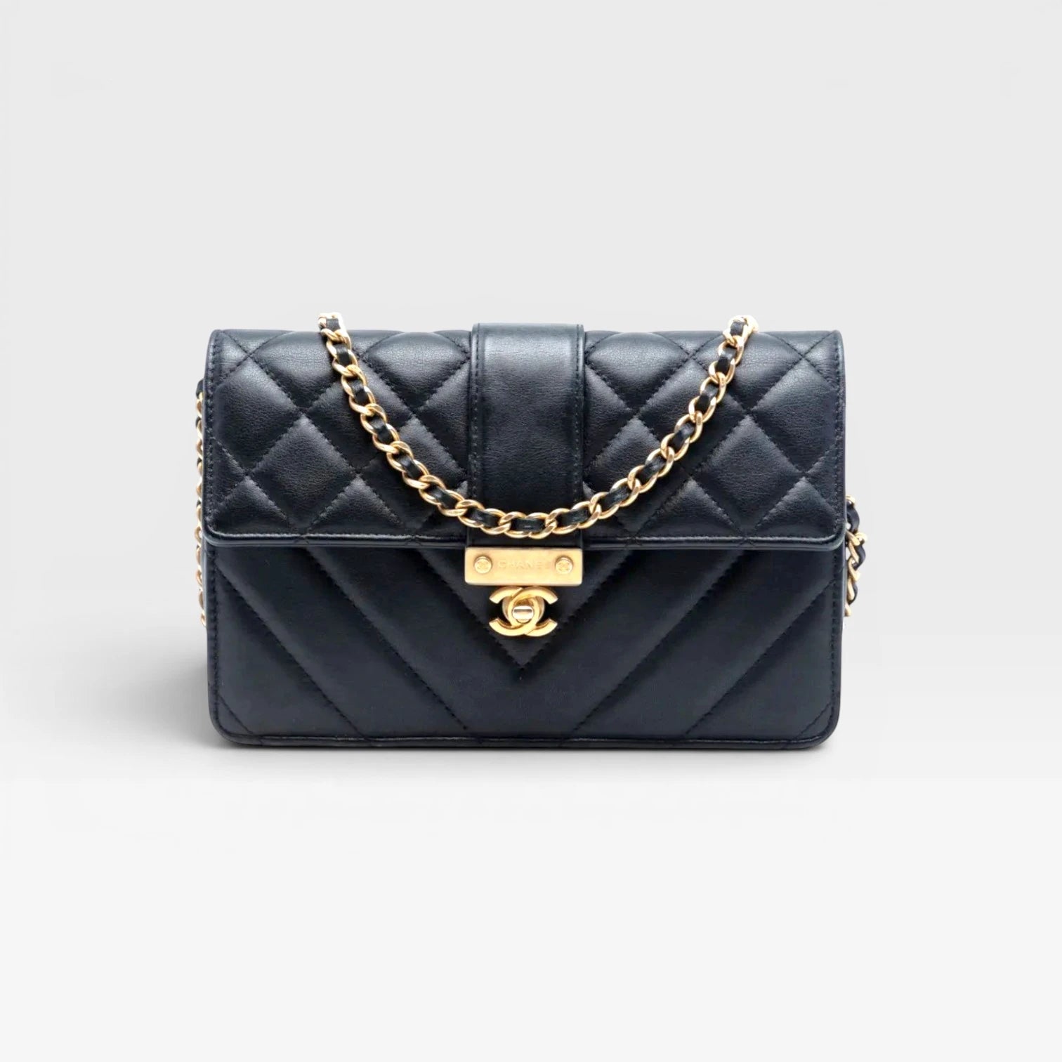 Chanel | Quilt Calfskin Golden Class Wallet On Chain crossbody bag
