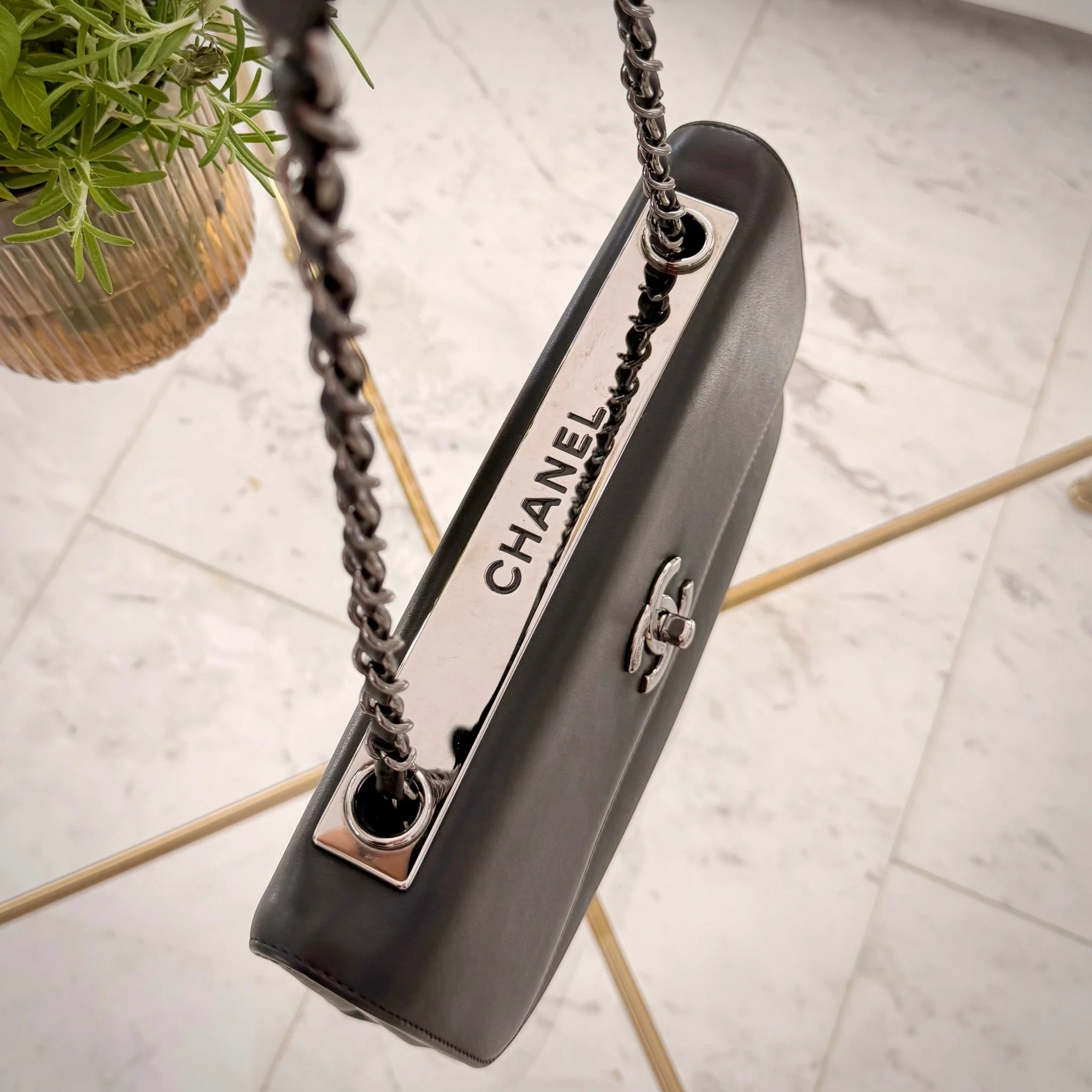 Chanel | Medium Lambskin CC Flap shoulder bag