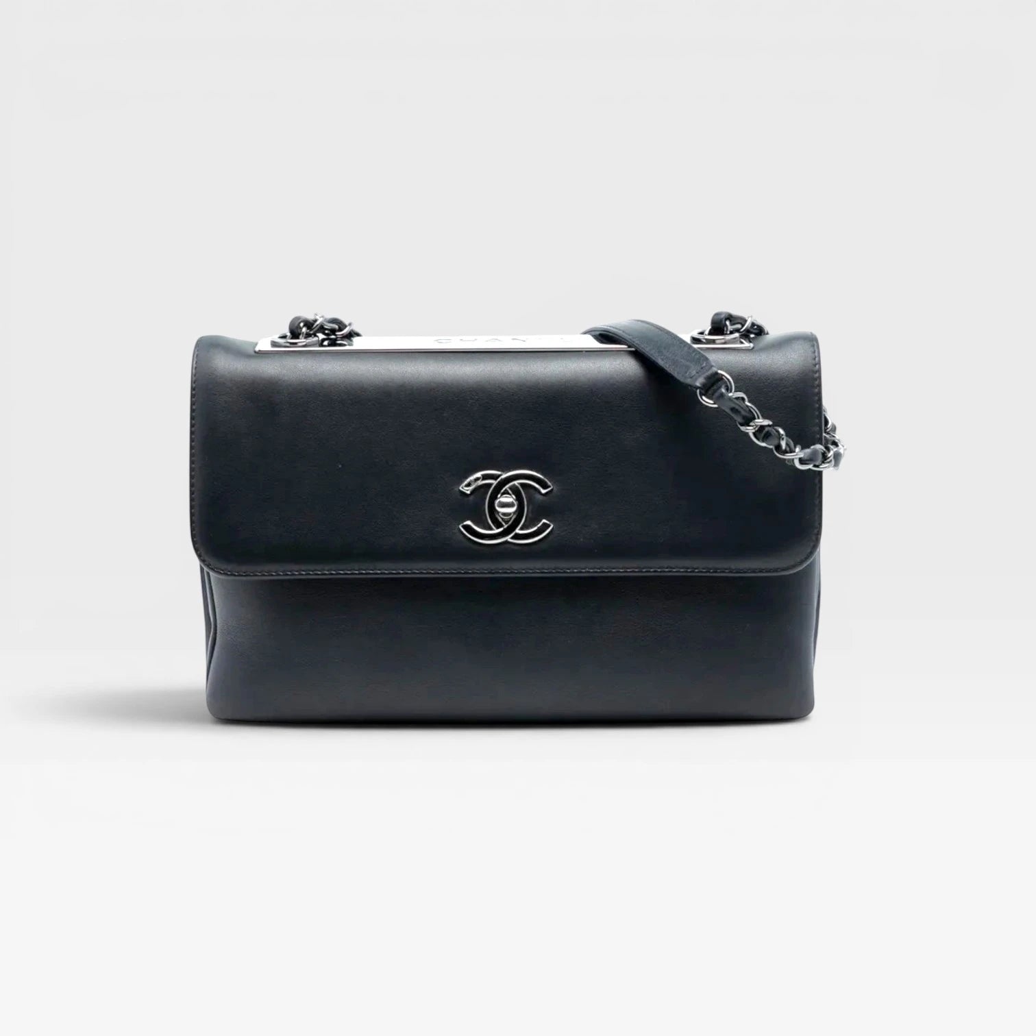 Chanel | Medium Lambskin CC Flap shoulder bag
