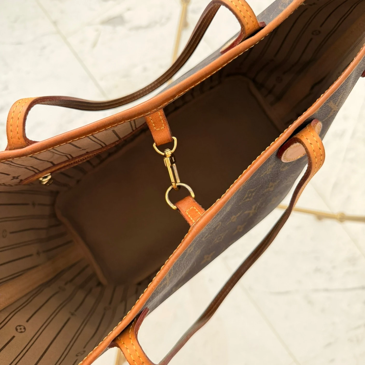 Louis Vuitton | Monogram Neverfull MM tote bag